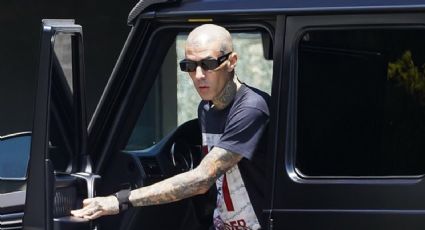 ¡Vuelve al trabajo! Travis Barker acude a estudio de grabación días después de ser hospitalizado