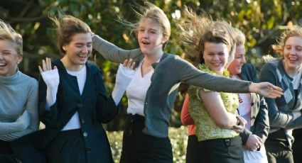 ¡Viva la diversidad! Escuela para niñas ahora admitirá a cualquiera que se identifique como mujer