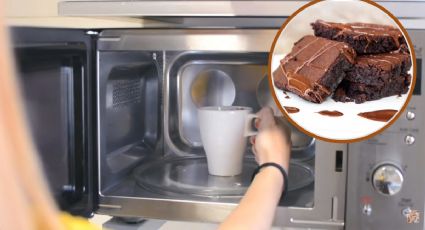 Prepara un BROWNIE de chocolate cremoso en el microondas ¡en 2 minutos!